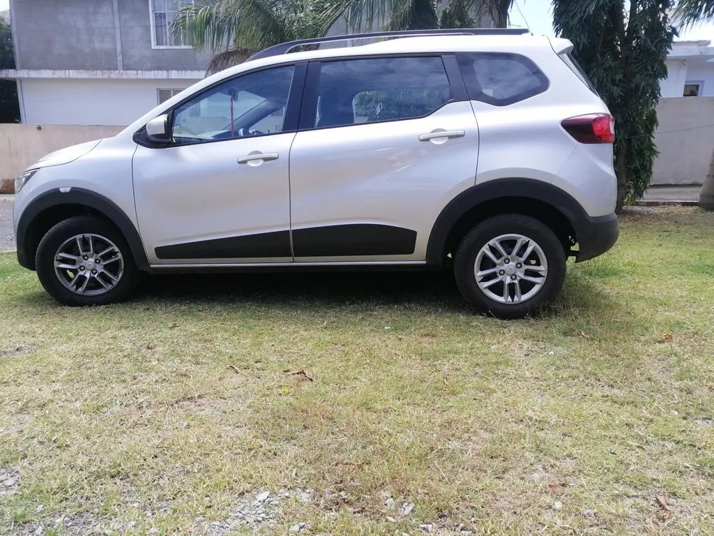 Renault Triber 2022 - Sable Cars Mauritius